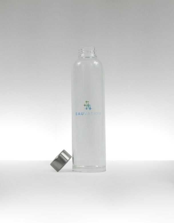 Büro Wasserflasche SINESTRA mit Eauvation Logo und Deckel aus Edelstahl